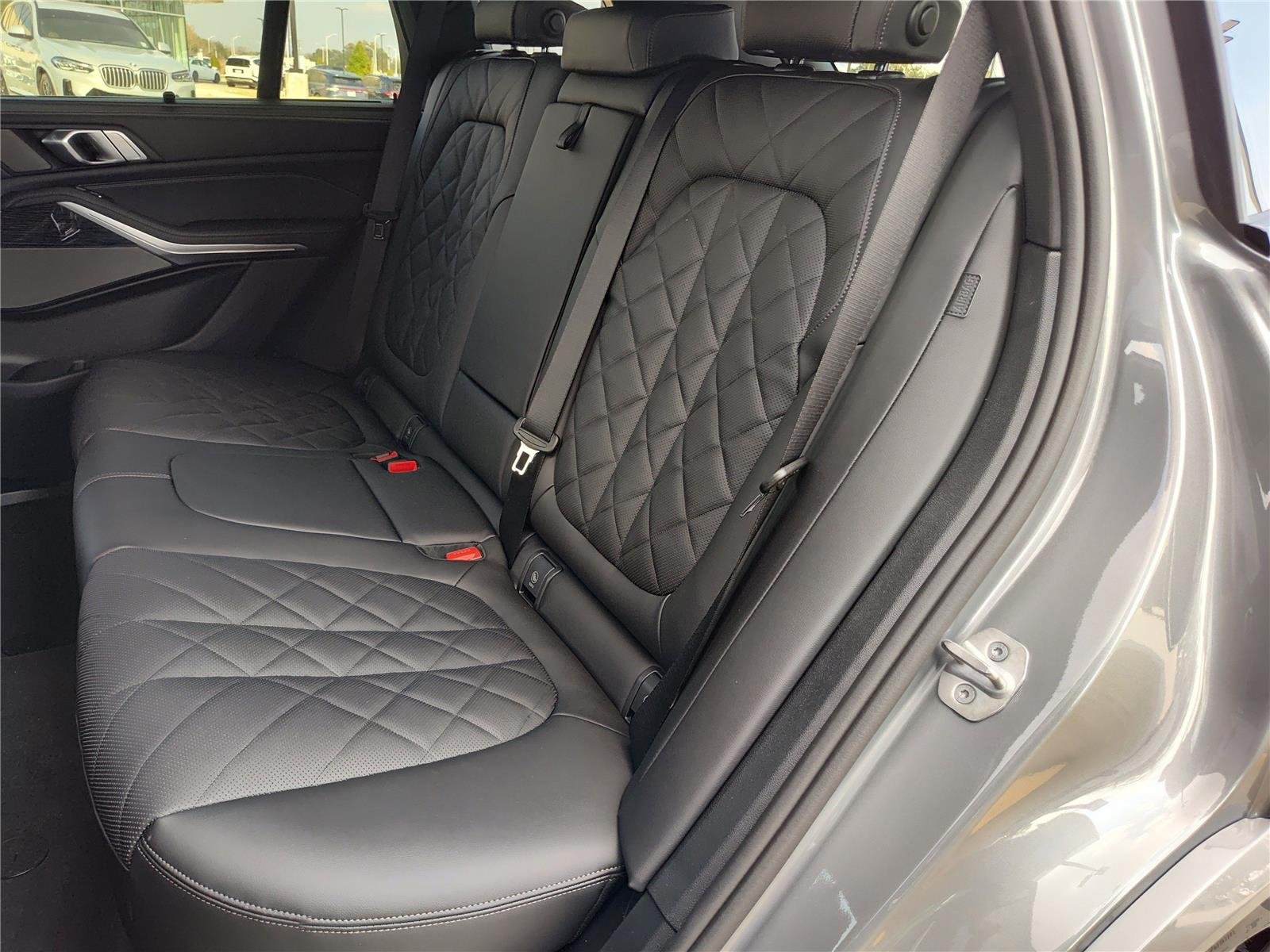 New 2026 Skyscraper Grey Metallic BMW sDrive40i image 15