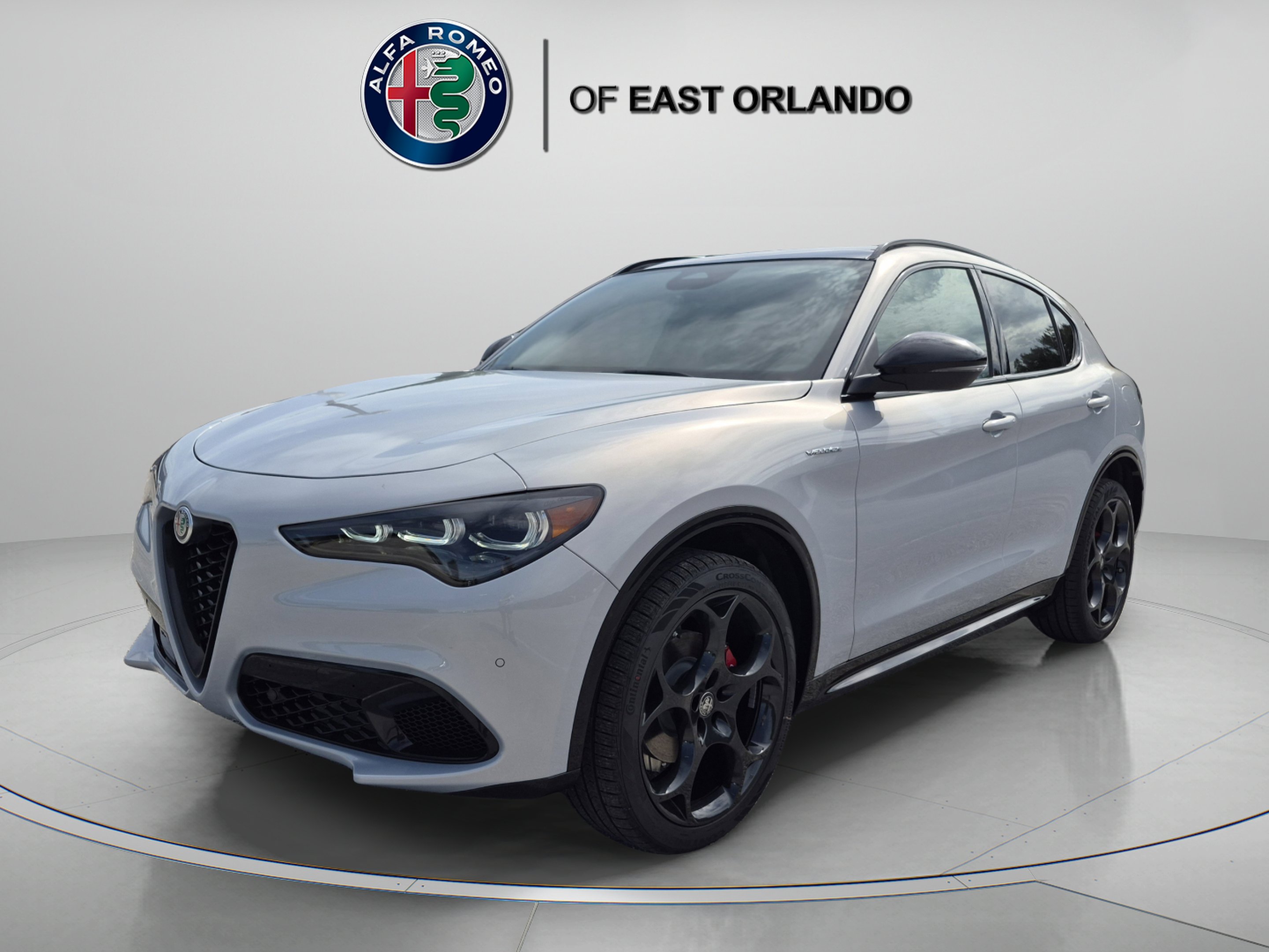 New 2026 Moonlight Gray Metallic Alfa Romeo  image 3