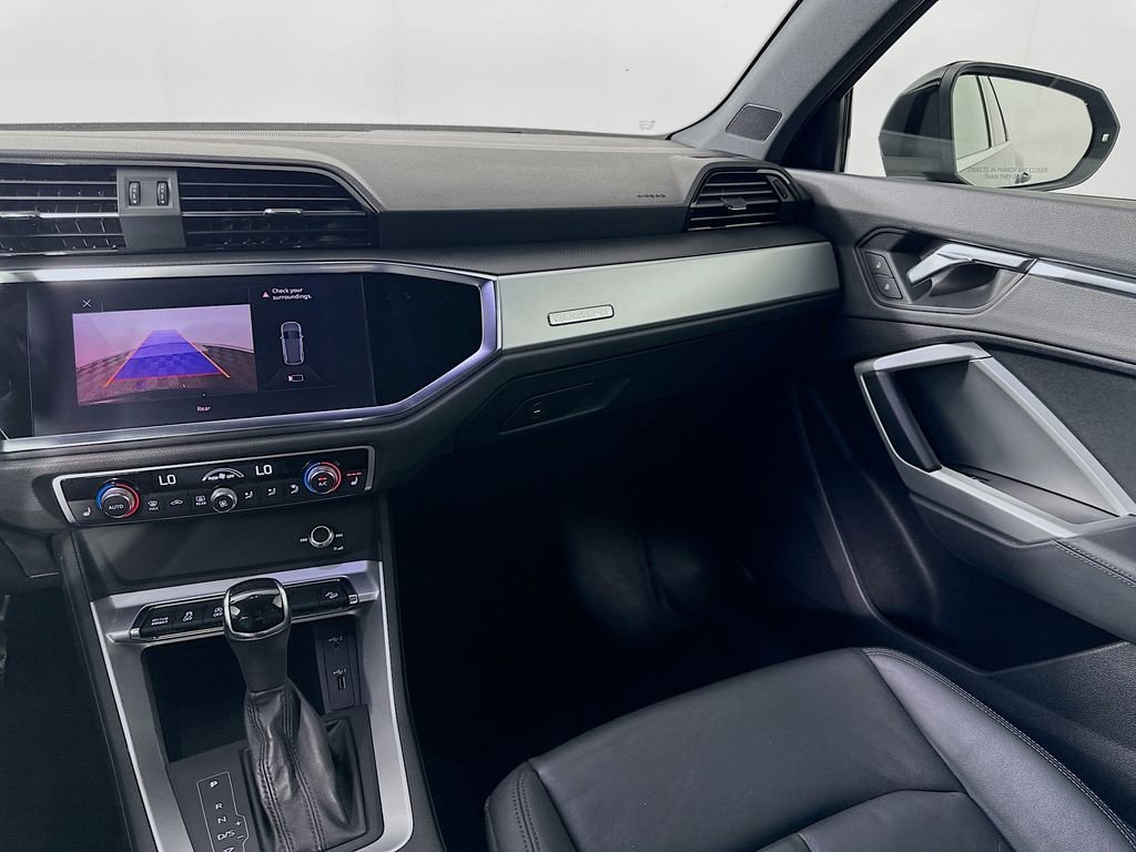 Used 2019 Mythos Black Metallic Audi 2.0T Premium image 23