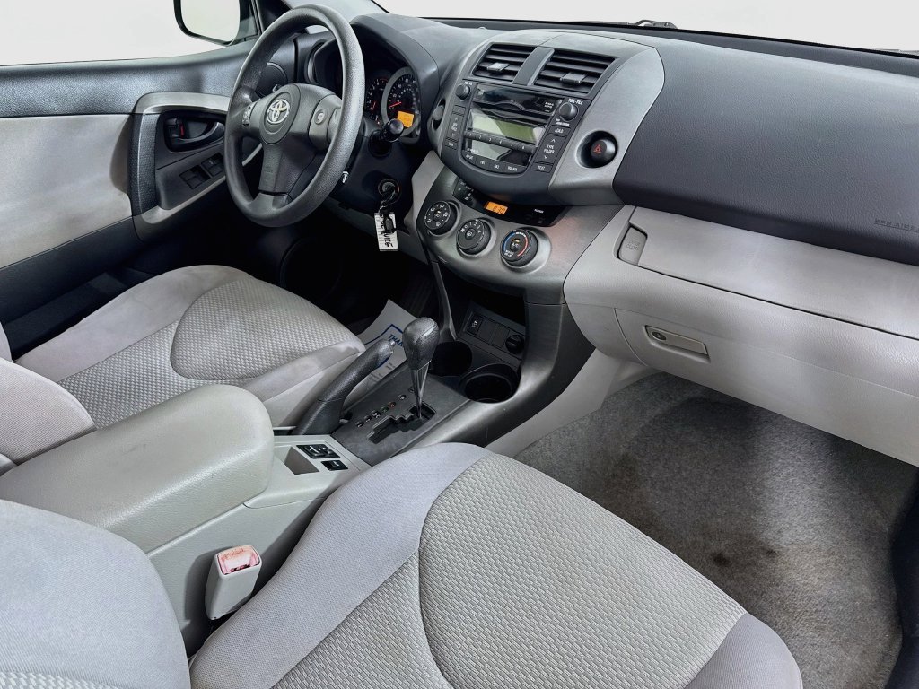Used 2011 Classic Silver Metallic Toyota Base image 33