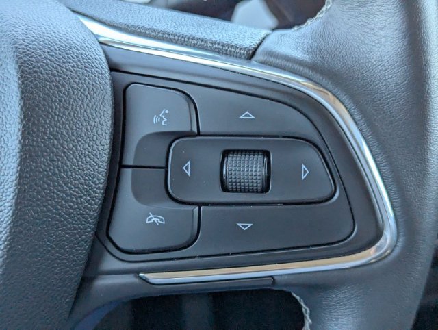 Used 2023 Black Buick Select image 25
