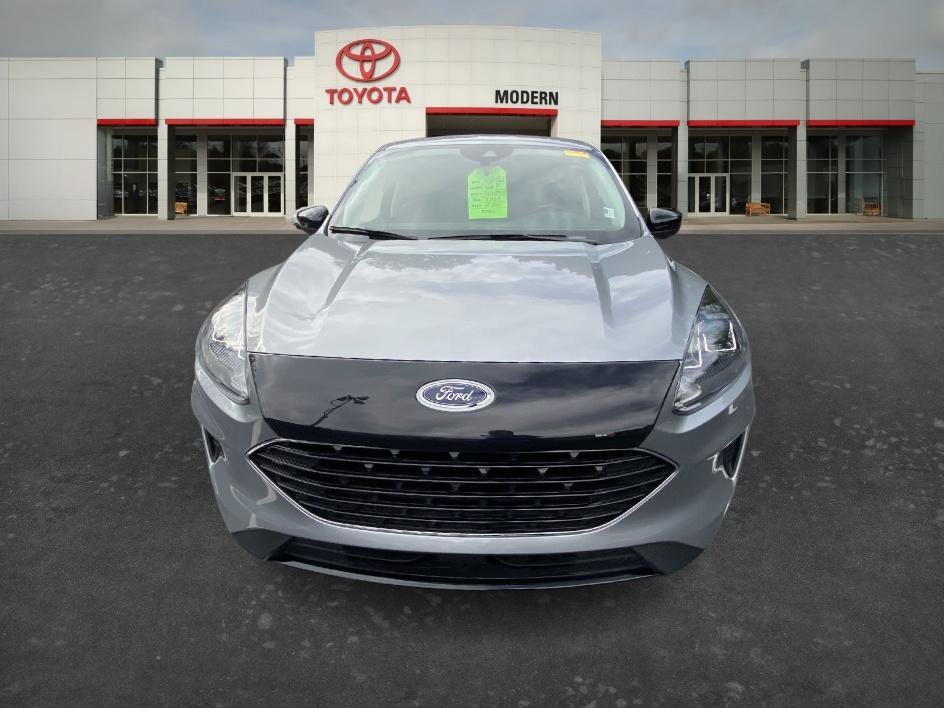 Used 2022 Silver Metallic Ford SE image 4