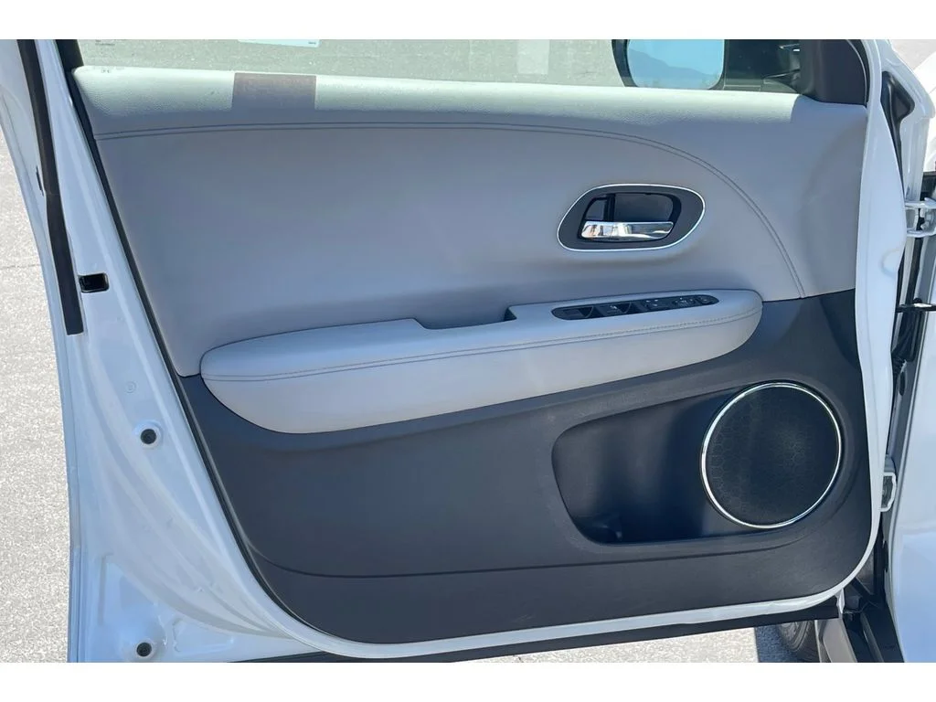 Used 2018 White Orchid Pearl Honda EX-L Navi image 12