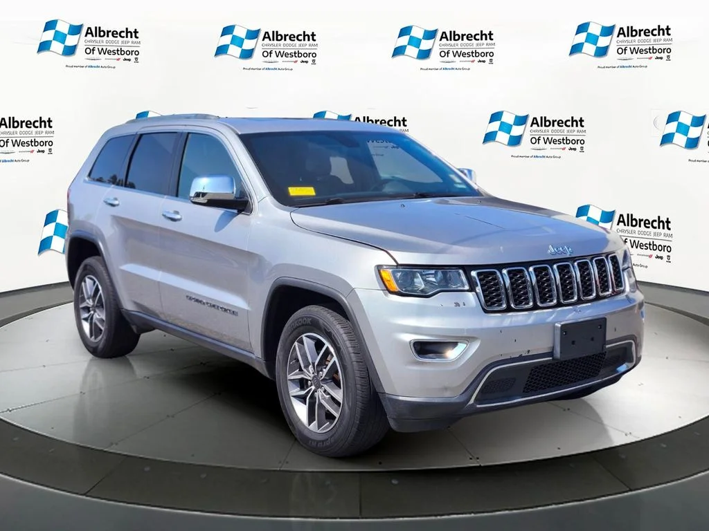 Used 2020 Silver Jeep Limited image 7