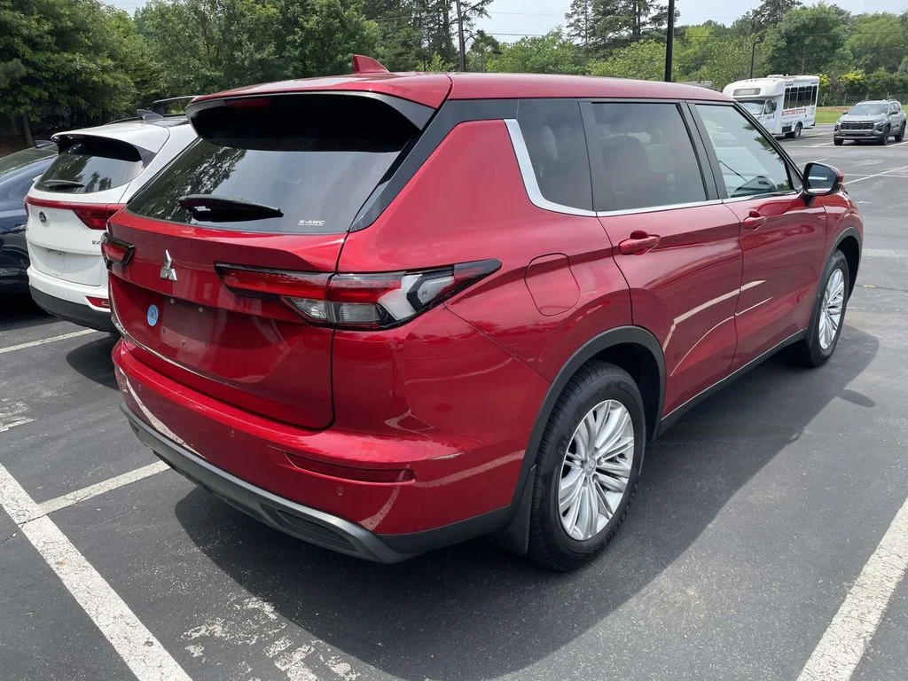 Used 2022 Red Diamond Mitsubishi ES image 6