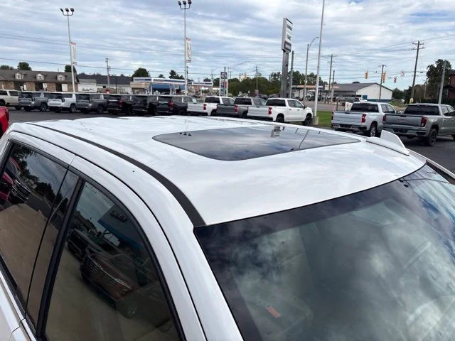 Used 2021 IRIDESCENT PEARL TRICOAT Chevrolet High Country image 12