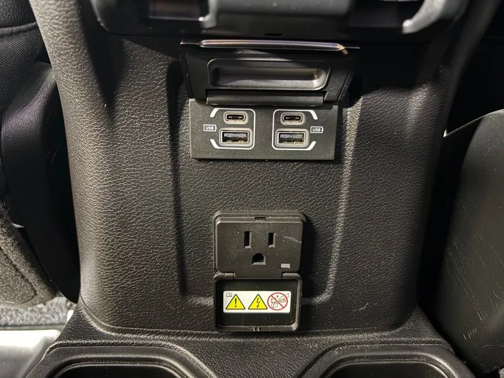 Used 2021 Gray Jeep Rubicon image 33