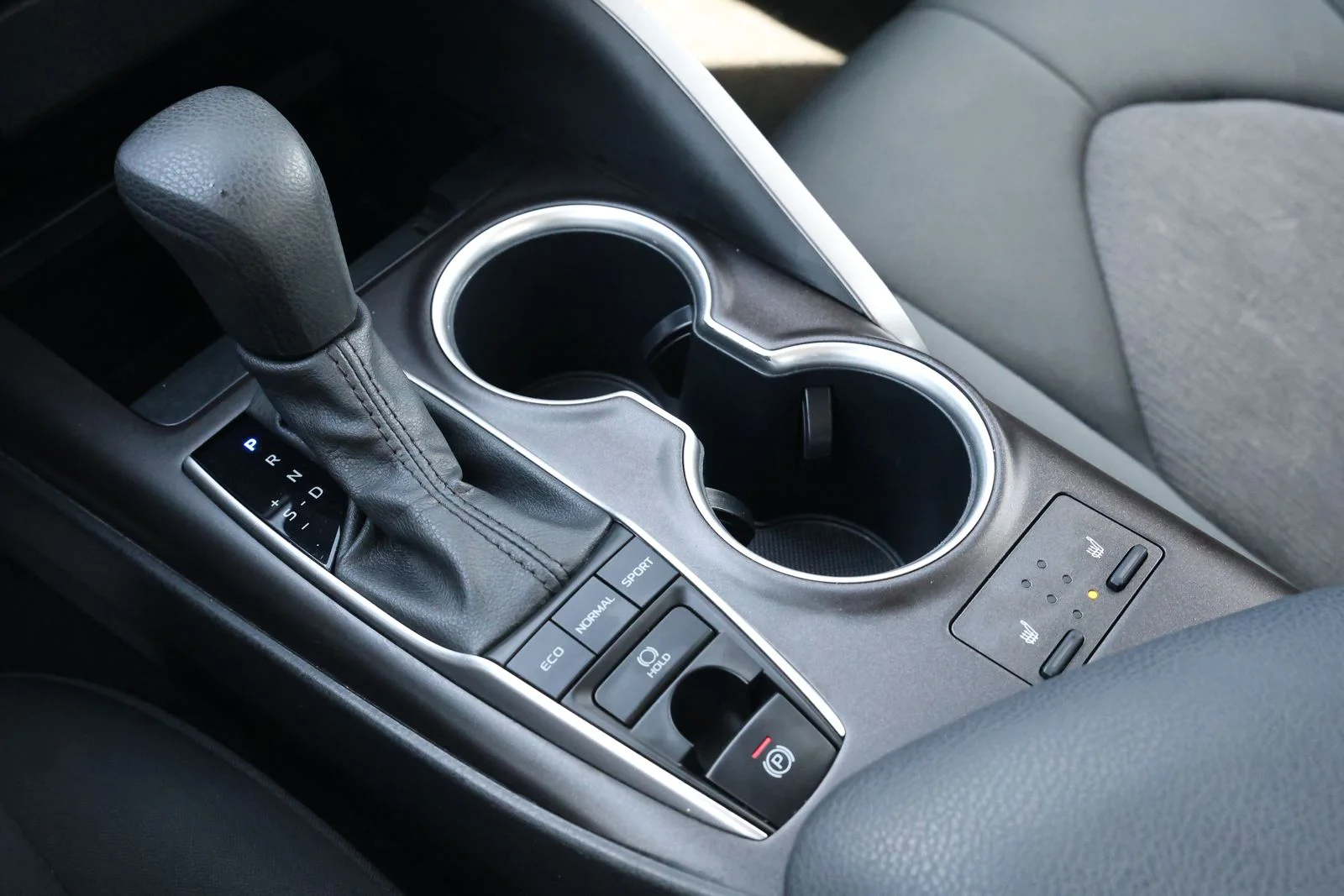 Used 2024 White Toyota LE image 23