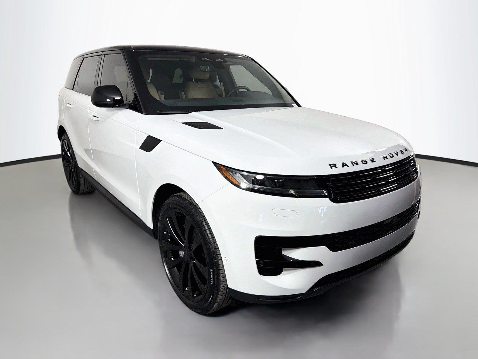 New 2026 Fuji White Land Rover SE image 3
