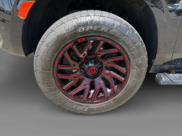 Used 2021 Black Chevrolet Z71 image 9