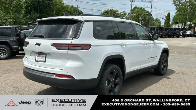 New 2026 Bright White Clear-Coat Exterior Paint Jeep Limited image 4