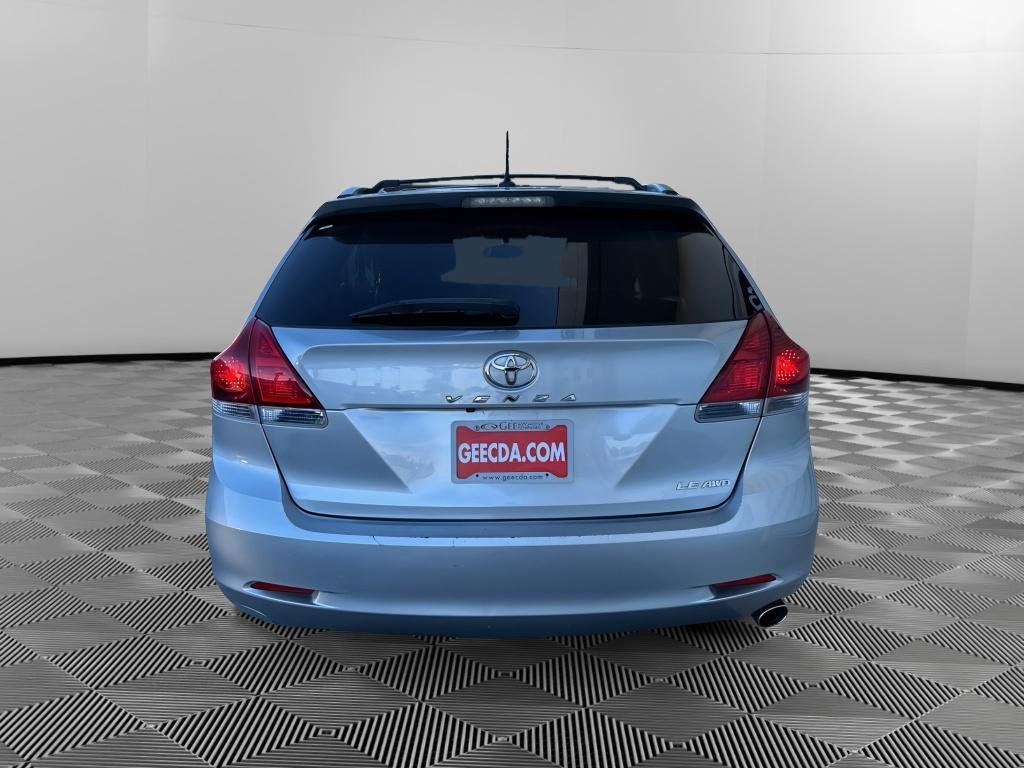 Used 2015 Celestial Silver Metallic Toyota LE image 5
