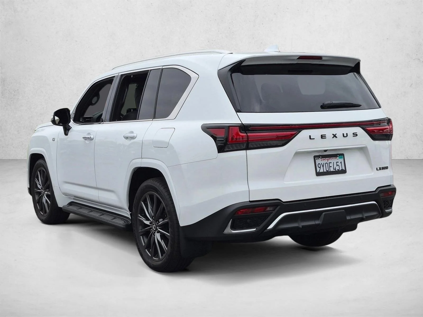 2026 Lexus LX F-Sport - Photo 8