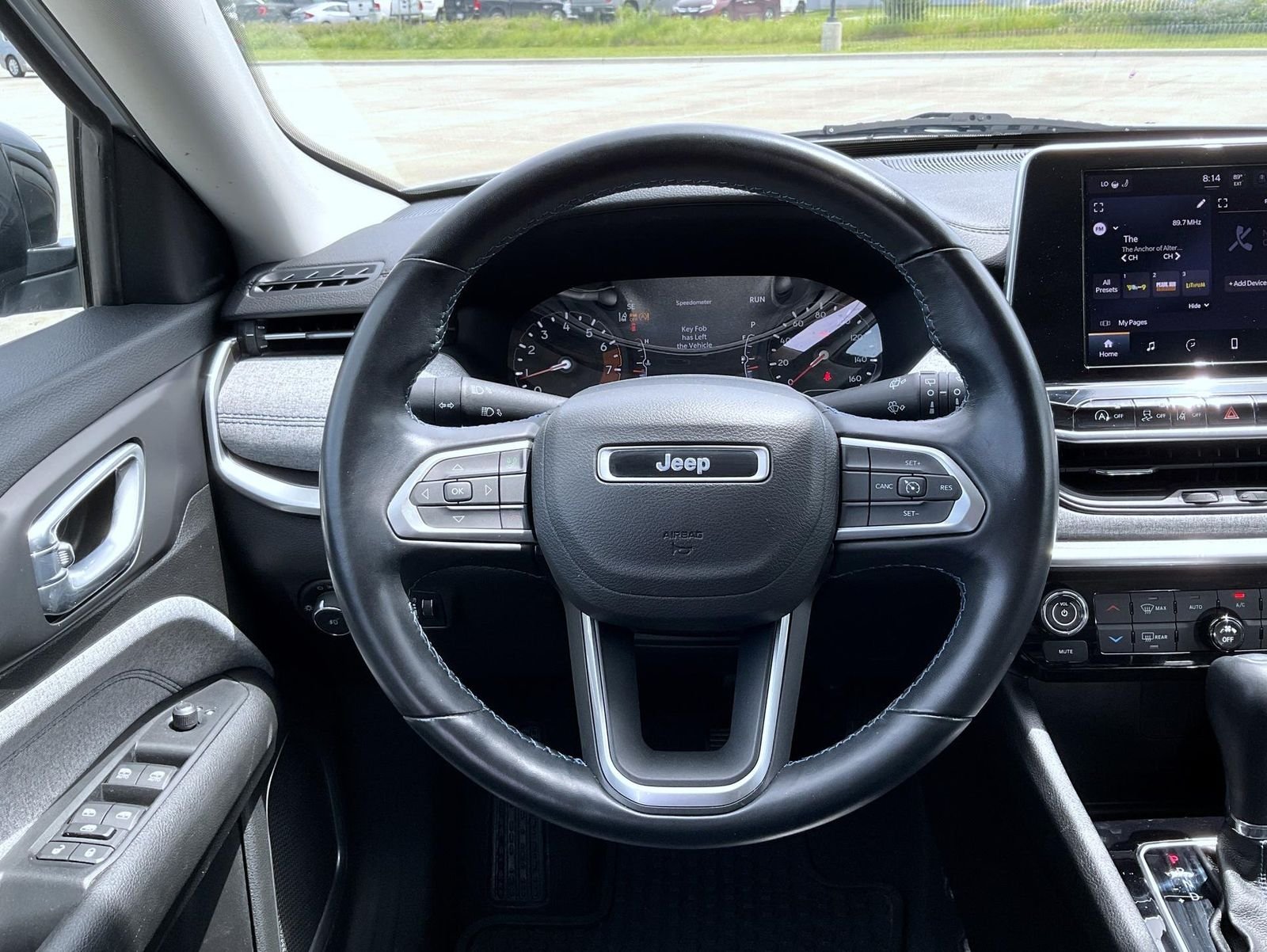 Used 2022 White Jeep Latitude image 12