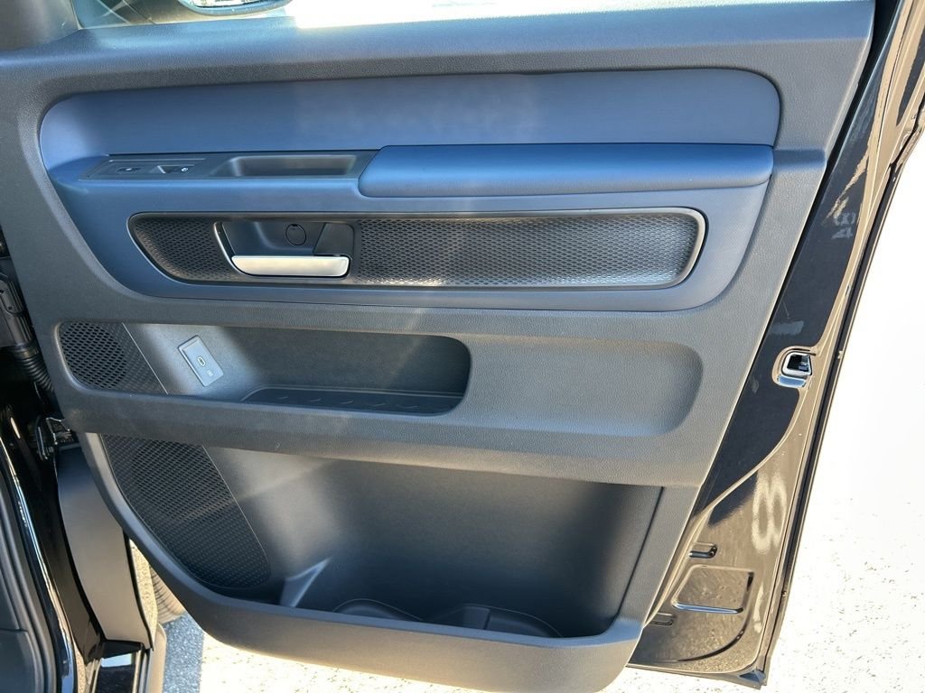 2025 Volkswagen ID. Buzz PRO S - Photo 40