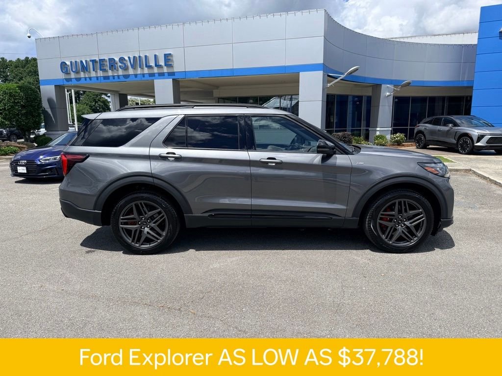 Used 2025 Gray Ford ST-Line image 4