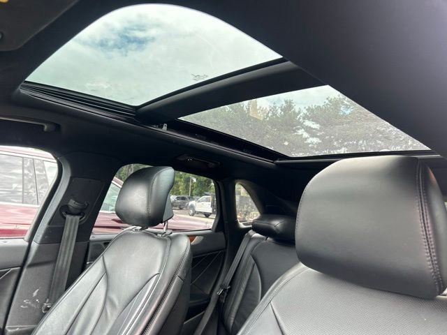 Used 2019 Gray Lincoln Reserve image 4