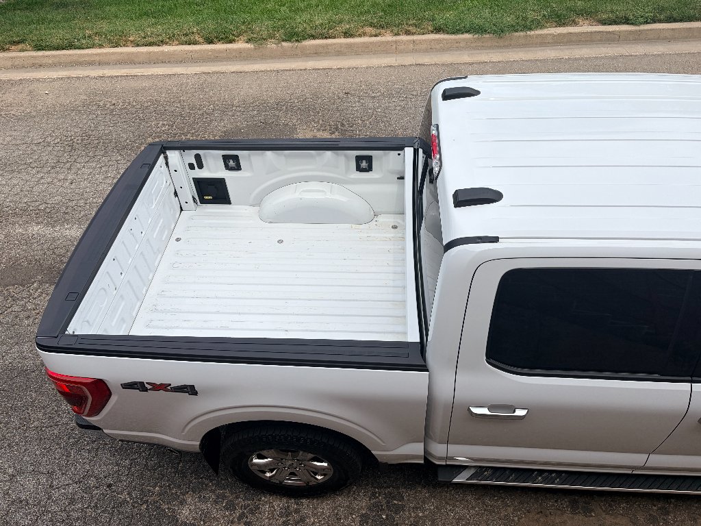 Used 2022 Oxford White Ford XLT image 10