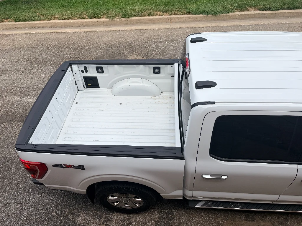 Used 2022 Oxford White Ford XLT image 10