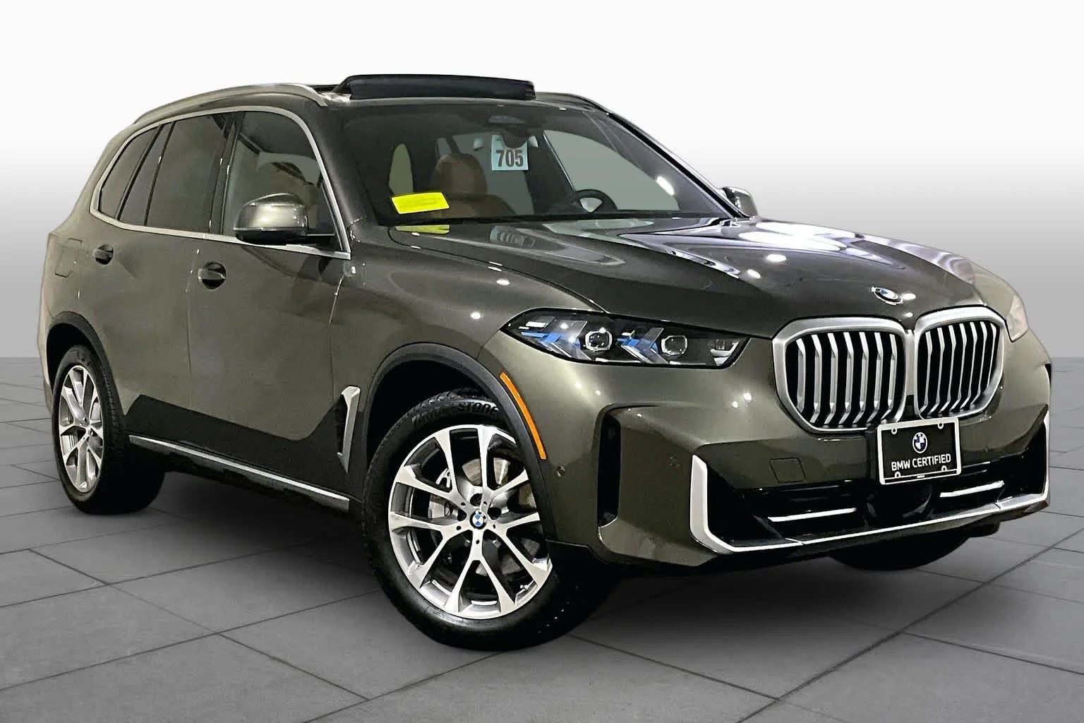 Certified Used 2025 Manhattan Green Metallic BMW xDrive40i image 2