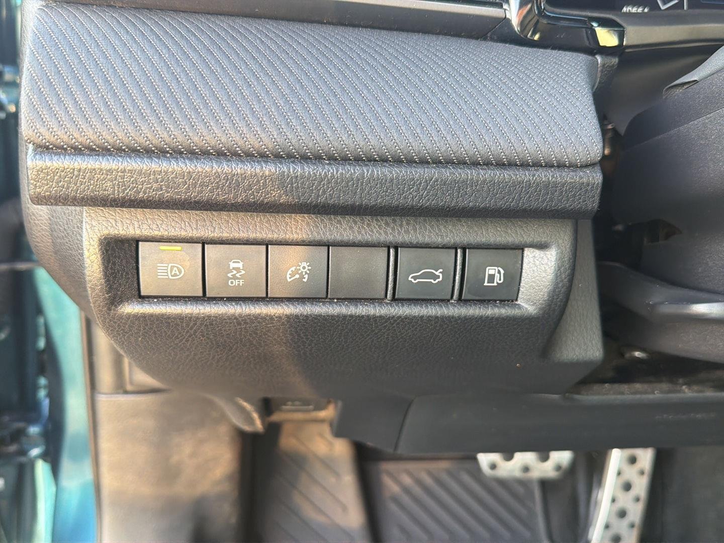 Used 2025 Ocean Gem Toyota SE image 19
