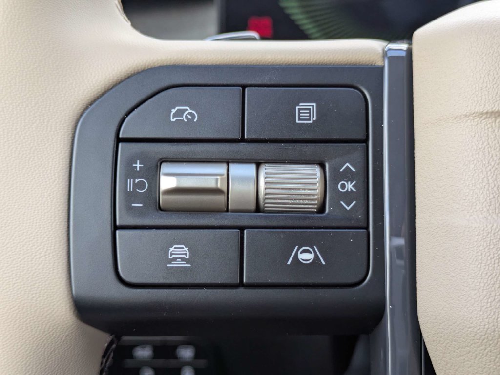 New 2027 Glacial White Pearl Kia EX image 27
