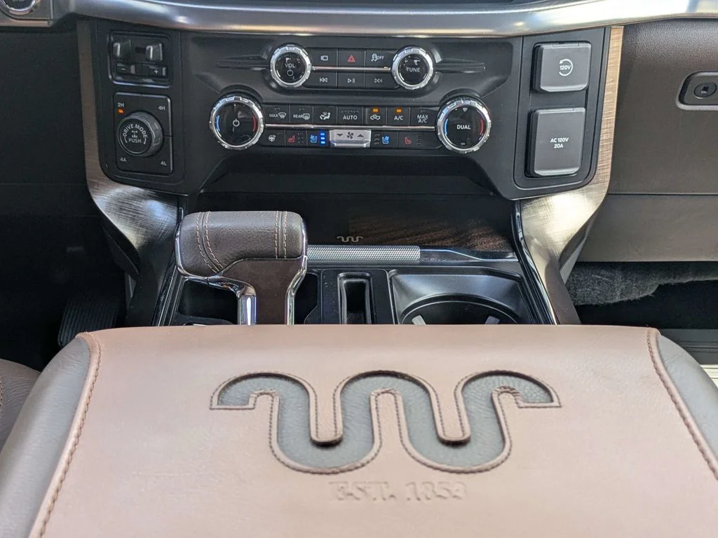 Used 2025 Agate Black Metallic Ford King Ranch image 24