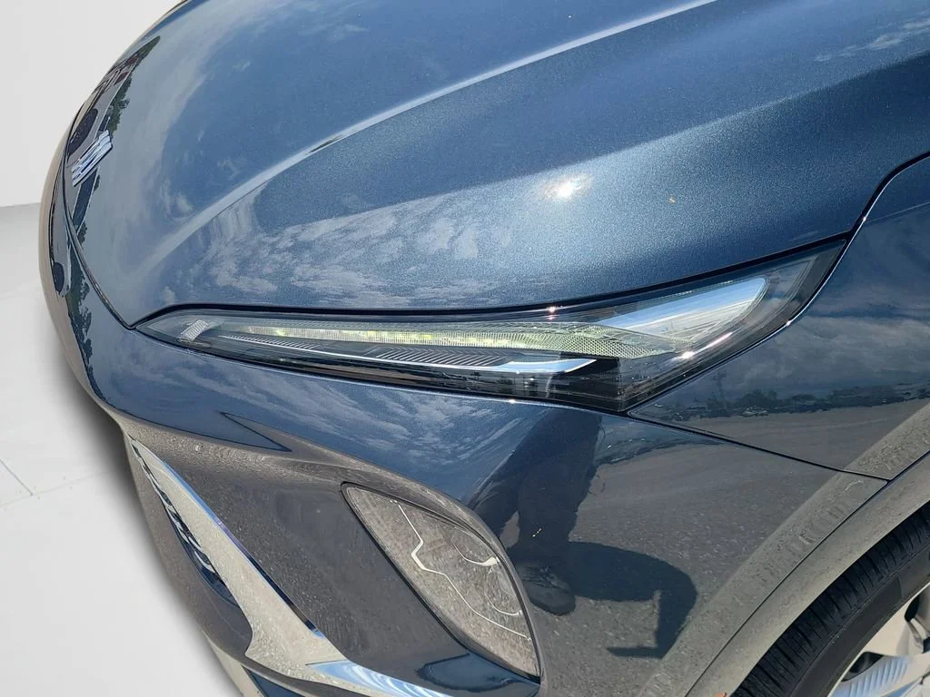 New 2026 Quartz Blue Metallic Buick Avenir image 24