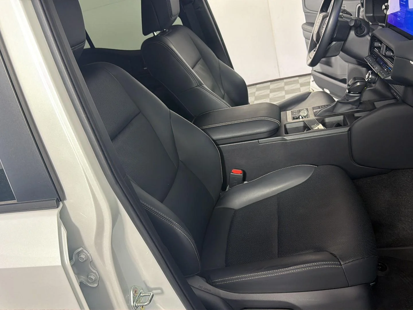Used 2024 Wind Chill Pearl Toyota Base image 16