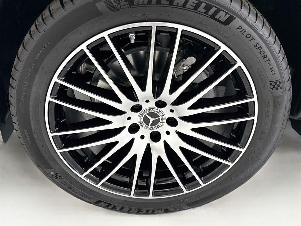 New 2027 Obsidian Black Metallic Mercedes-Benz GLC 300 image 29