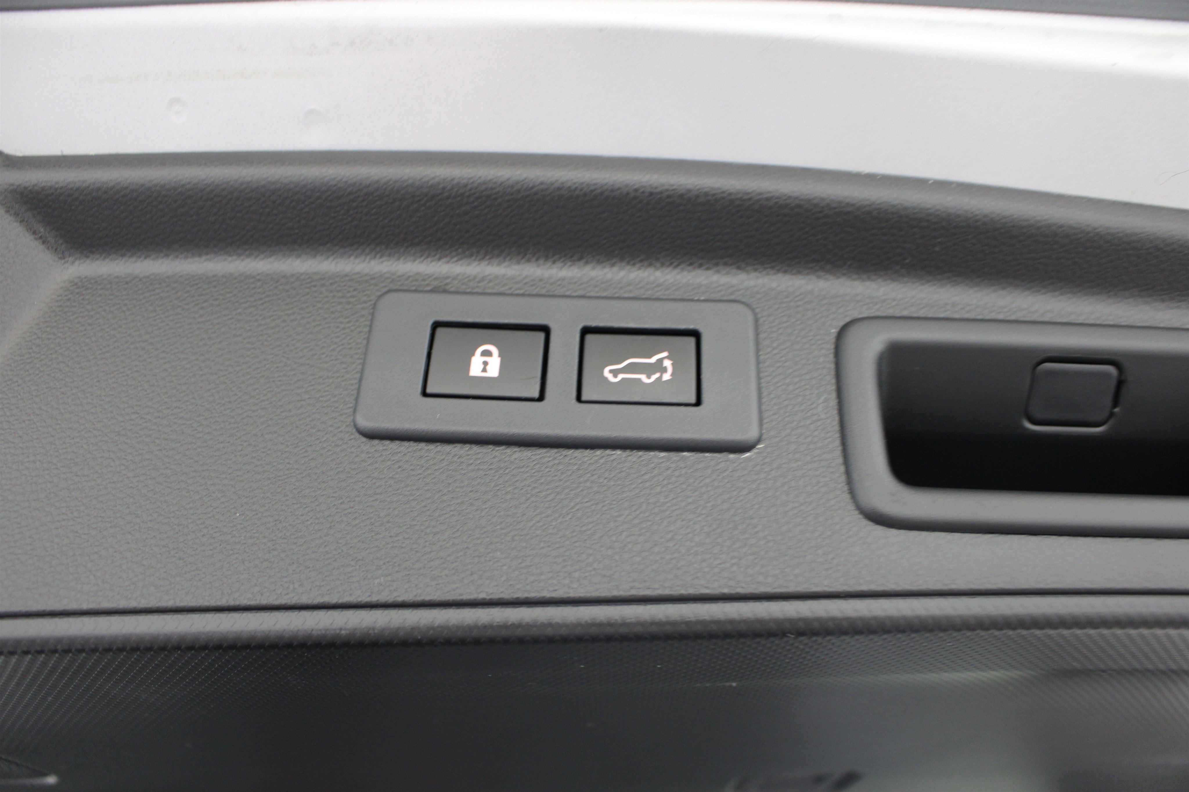 Used 2020 Ice Silver Metallic Subaru Premium image 24