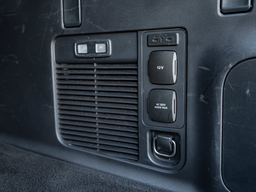 Used 2025 Black Ford Platinum image 45