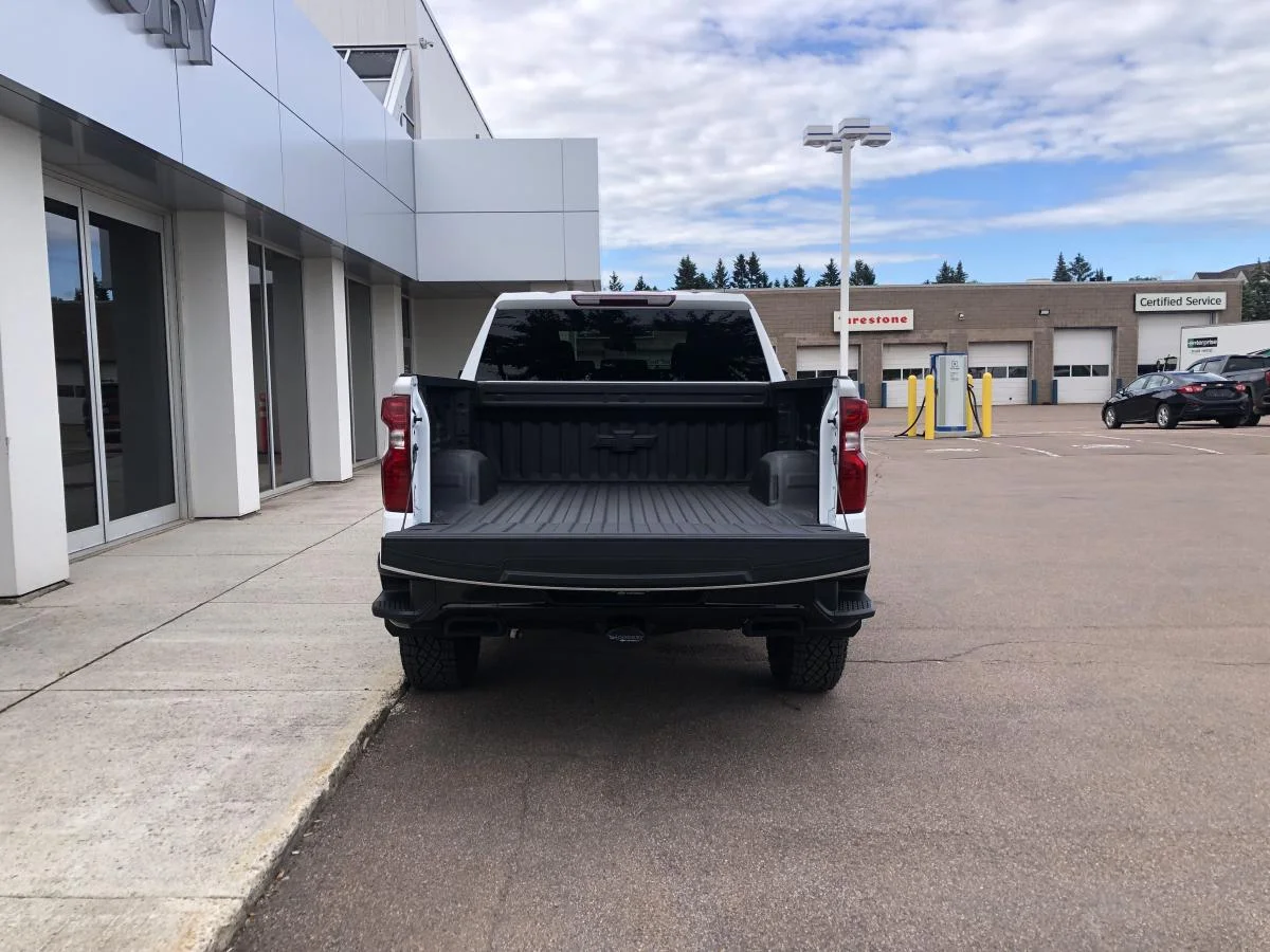 New 2026 White Chevrolet 4wd Crew Cab 147 image 7
