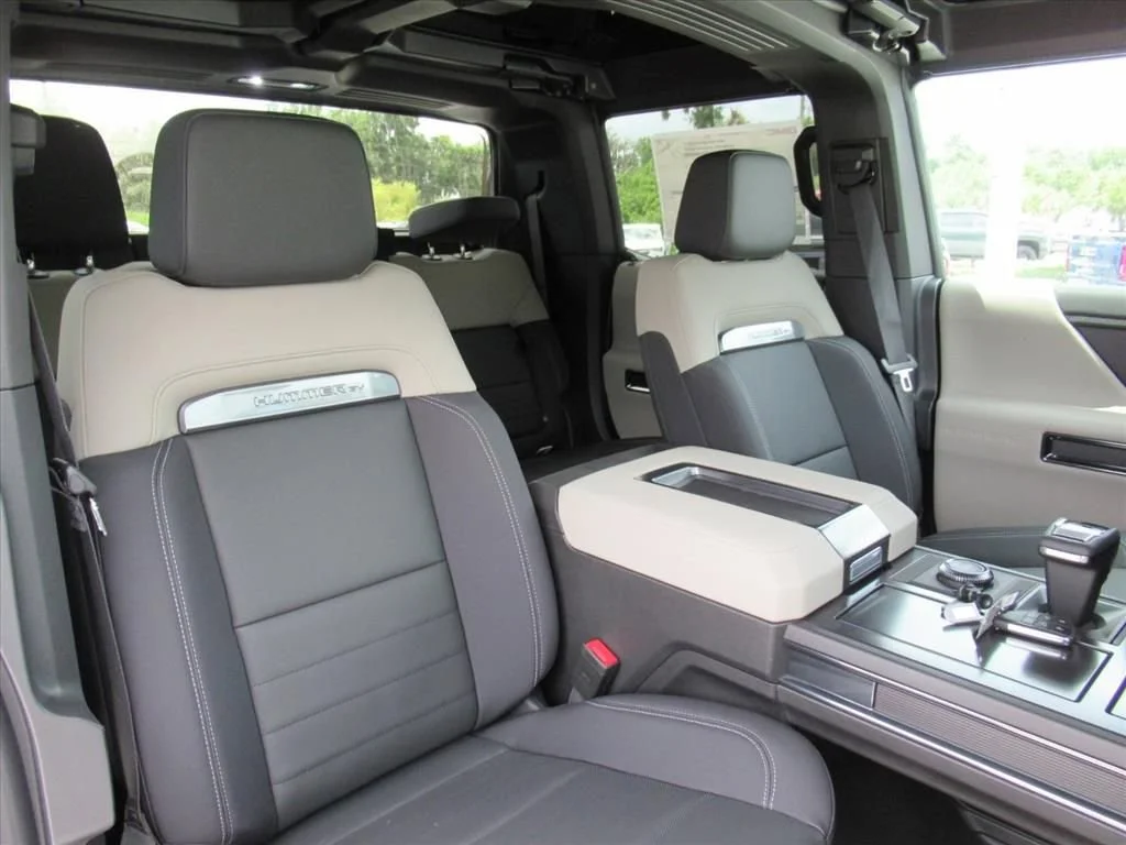 2026 GMC HUMMER EV 2X - Photo 9
