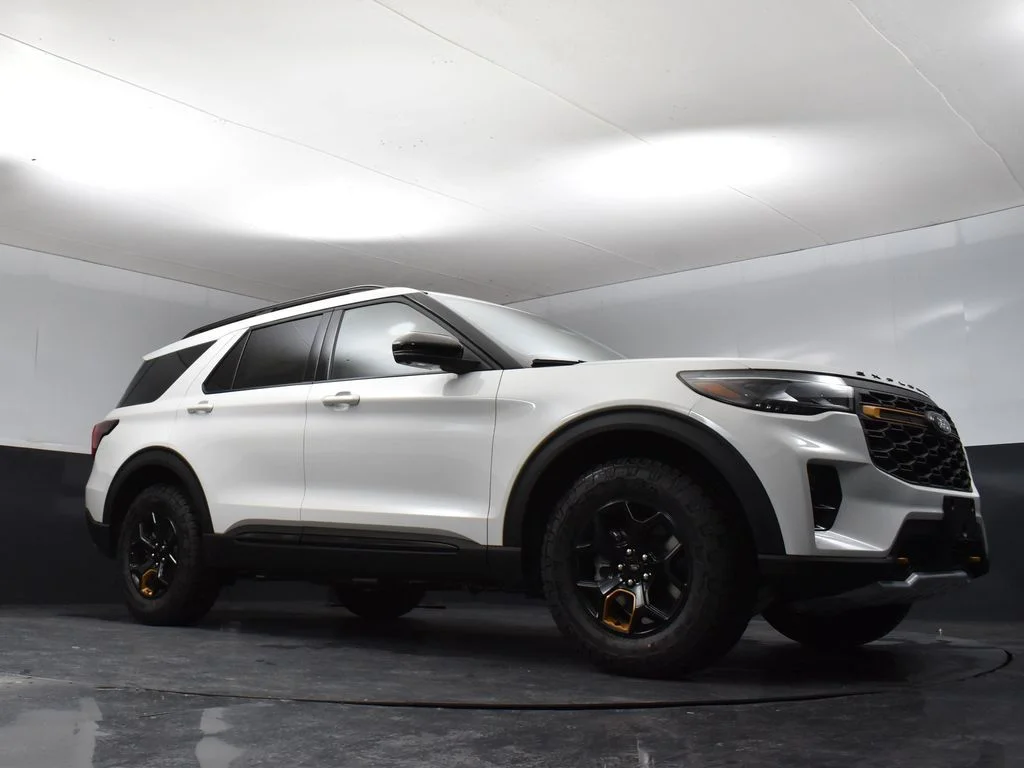 New 2026 White Ford Tremor image 28