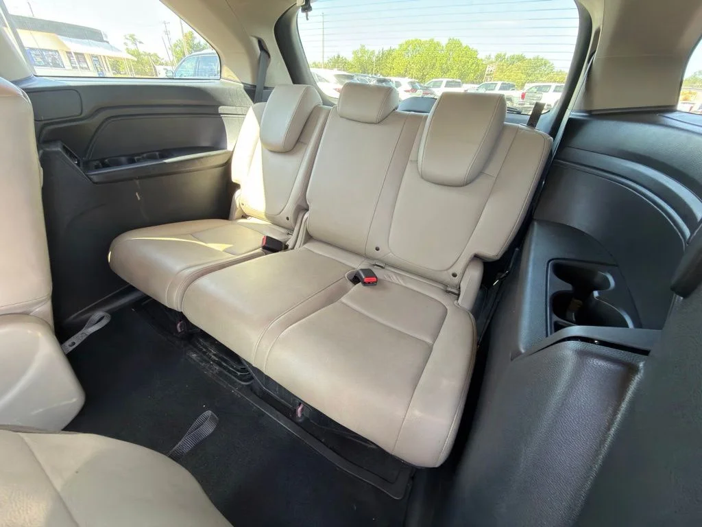 Certified Used 2023 Red Honda EX-L image 17