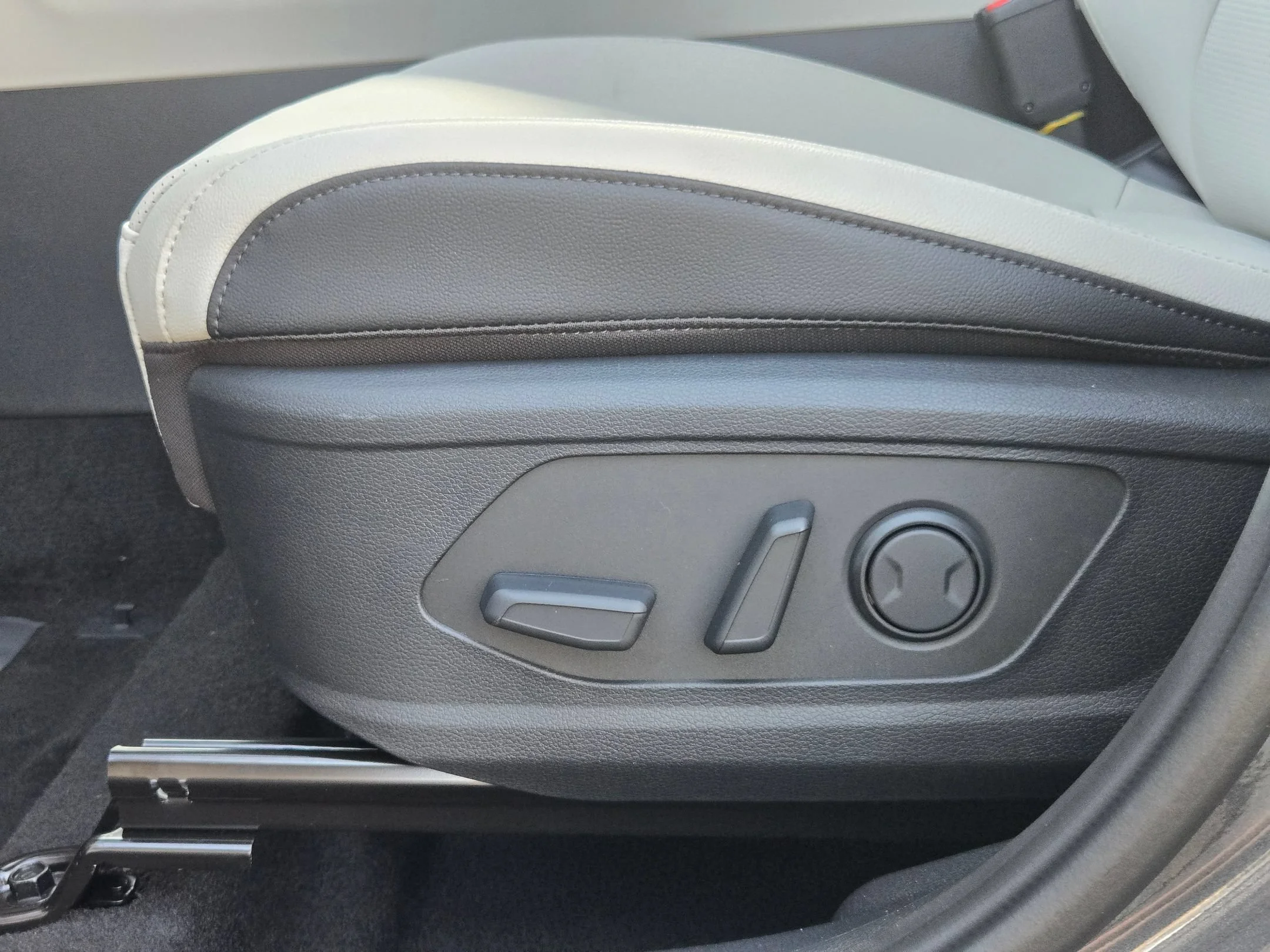 New 2026 Gray Kia EX image 18