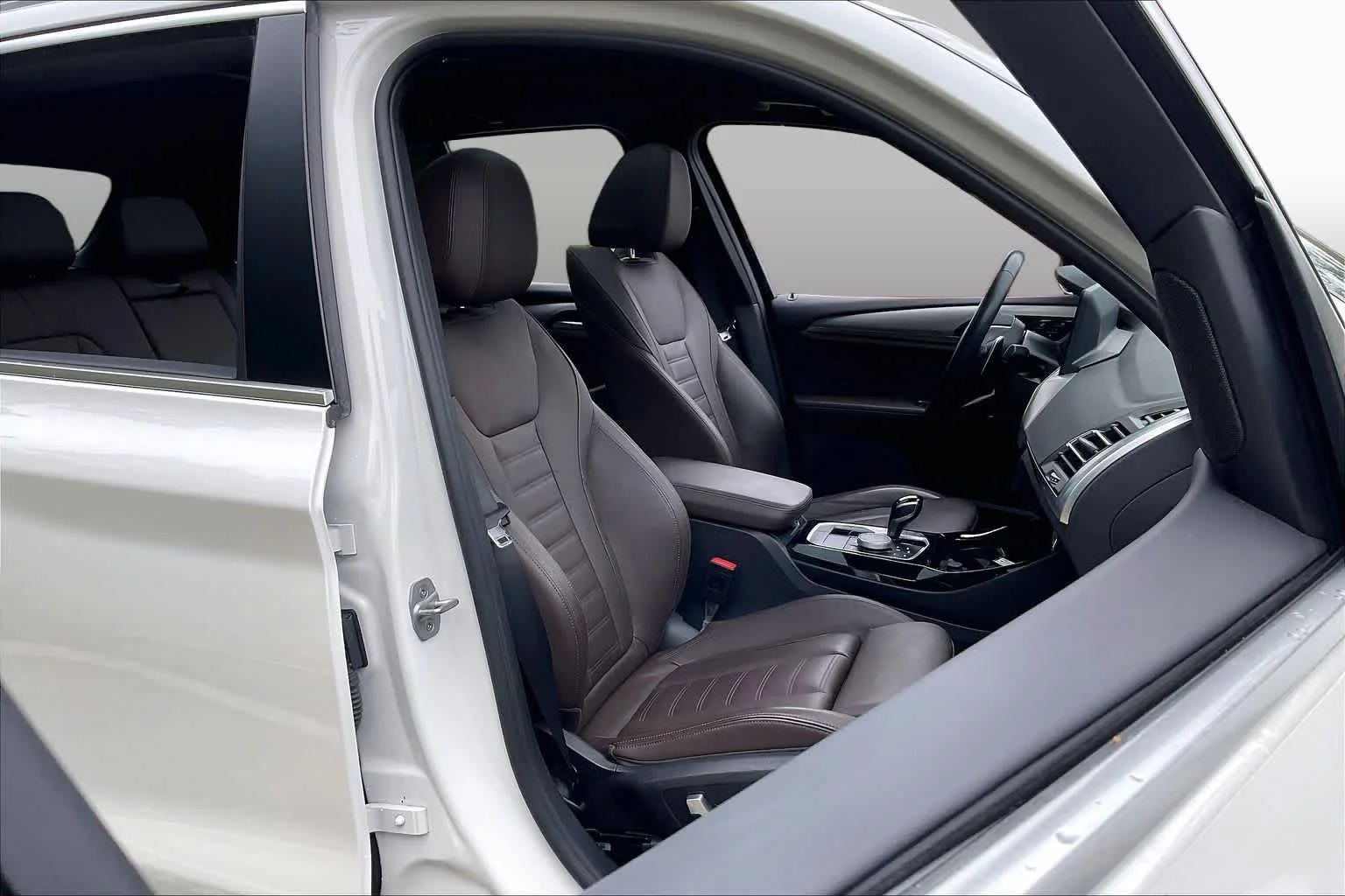 Used 2022 Mineral White Metallic BMW xDrive30i image 15