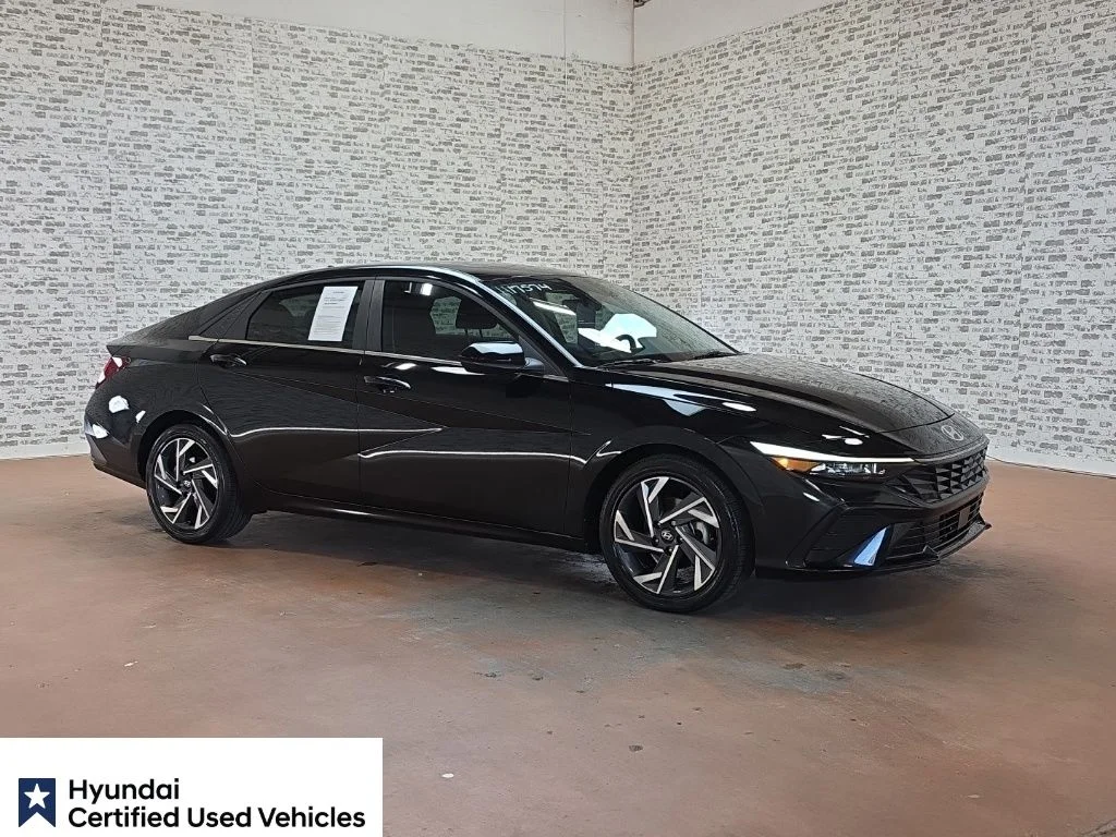 Certified Used 2025 Abyss Black Hyundai SEL Convenience image 1