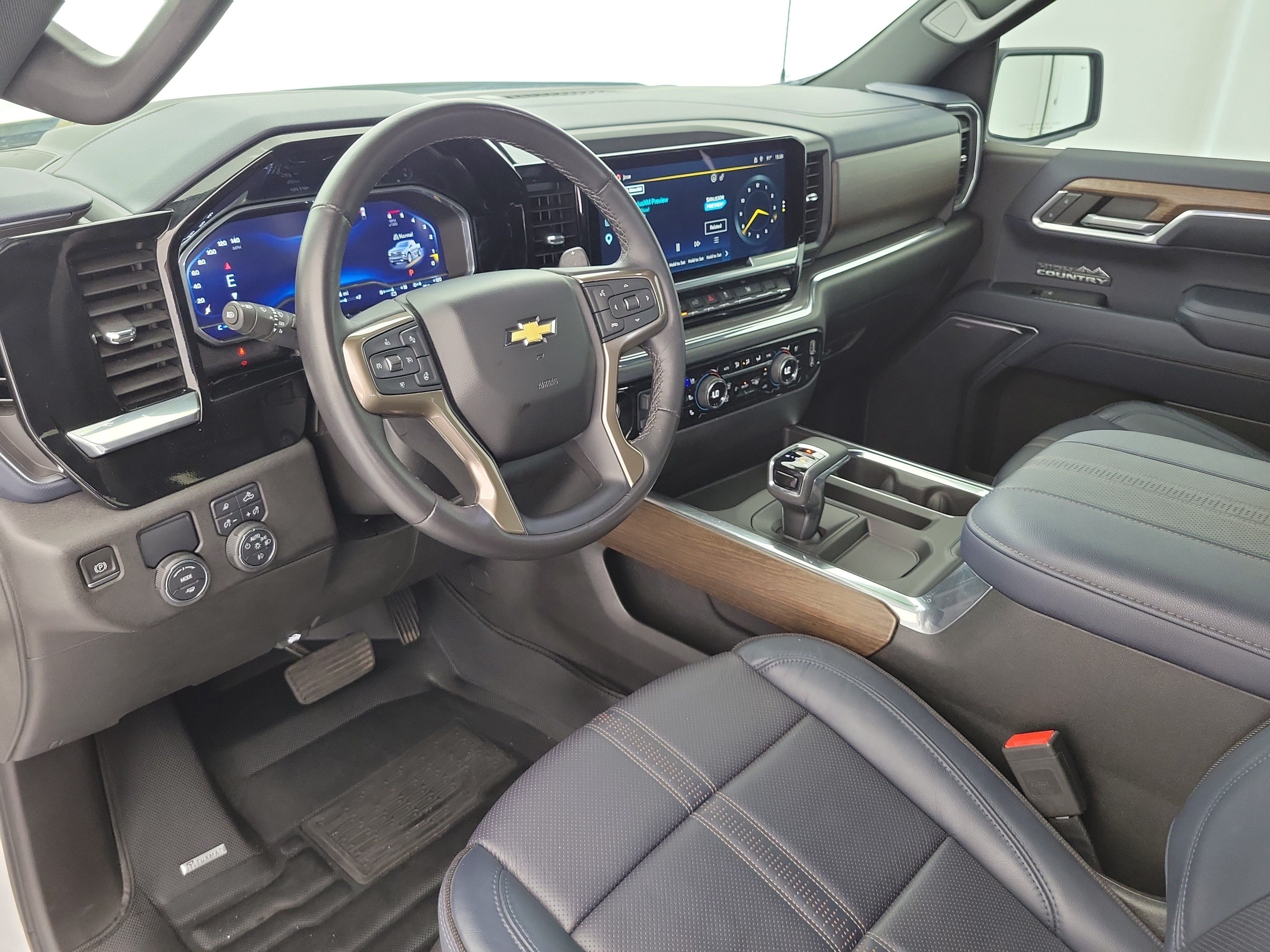 Used 2023 Iridescent Pearl Tricoat Chevrolet High Country image 18
