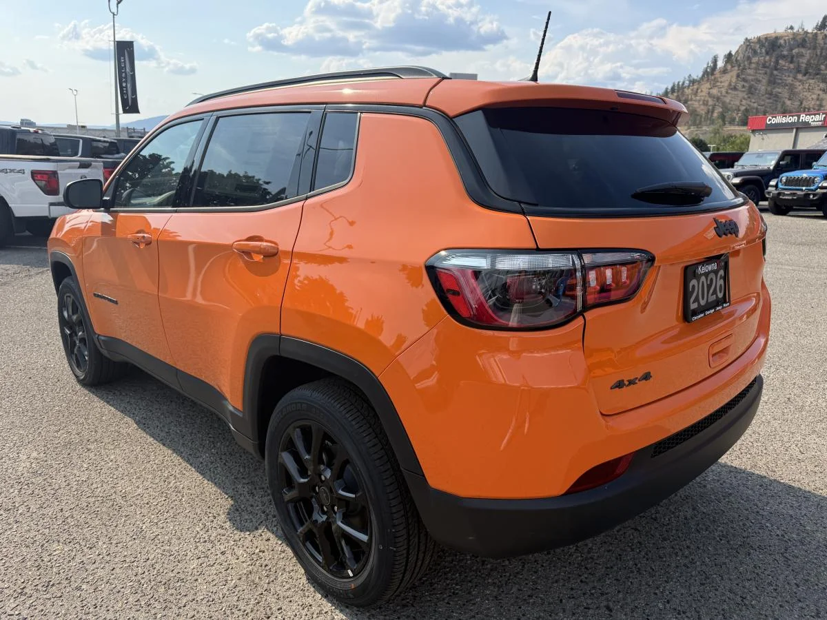 New 2026 joose (pl4) Jeep Altitude image 4