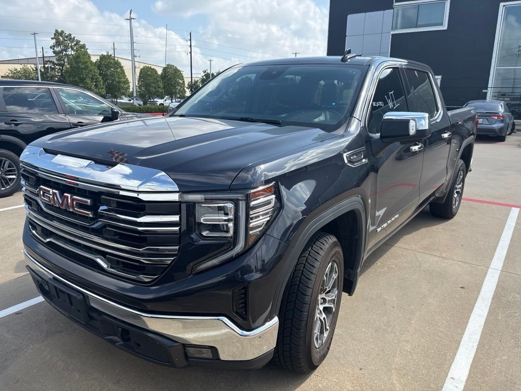Used 2025 Silver GMC SLT image 1