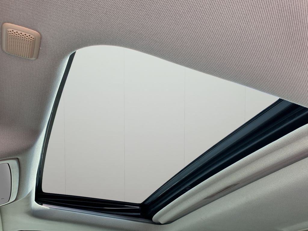 Used 2016 Summit White Chevrolet LT image 37