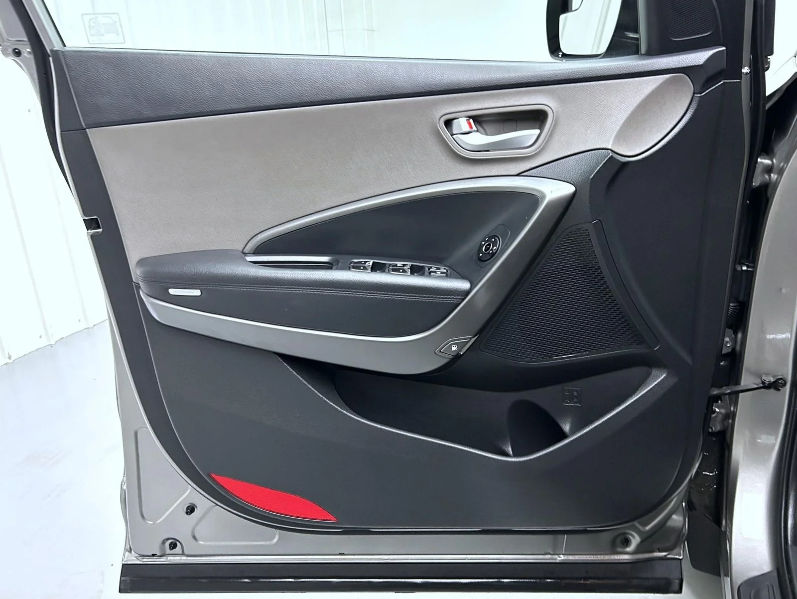 Used 2018 Gray Hyundai 2.4 Base image 9