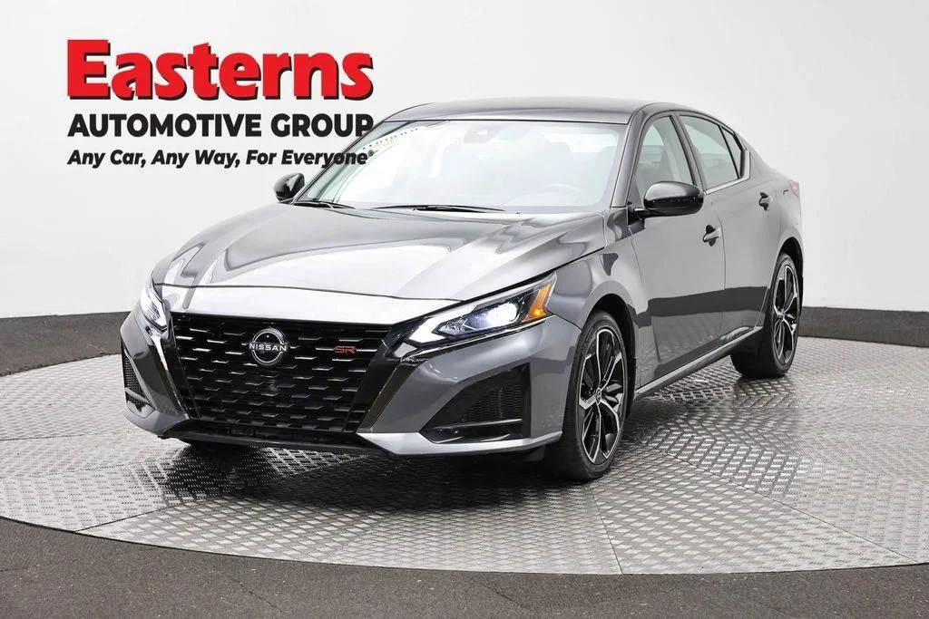 Used 2025 Gray Nissan 2.5 SR image 1
