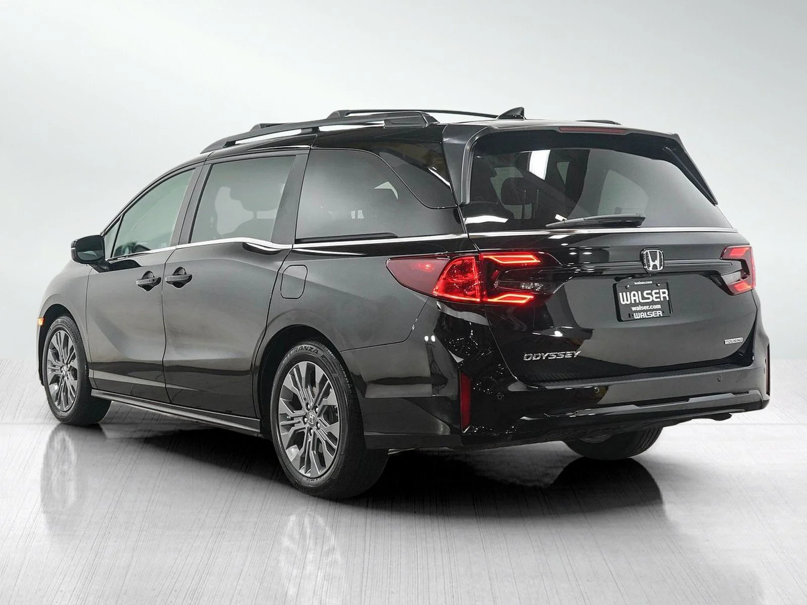 Used 2026 Black Honda Touring Auto image 3