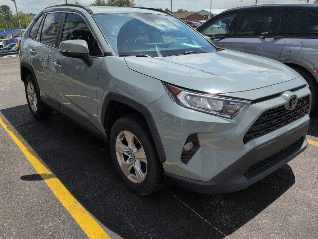 Used 2019 Toyota RAV4 XLE with VIN 2T3P1RFV5KC040951 for sale in Elizabethtown, KY
