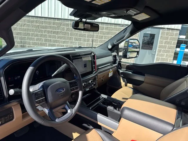 New 2027 Oxford White Ford Lariat image 50