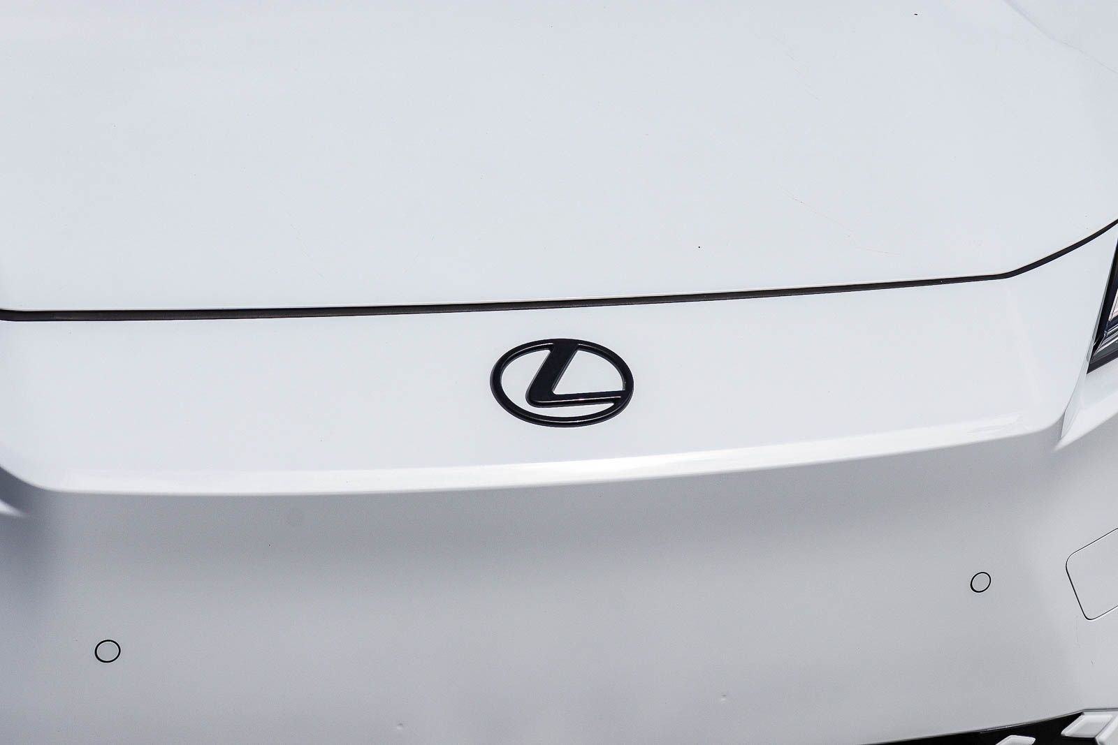 New 2026 Ultra White Lexus ES 350e PREMIUM image 13