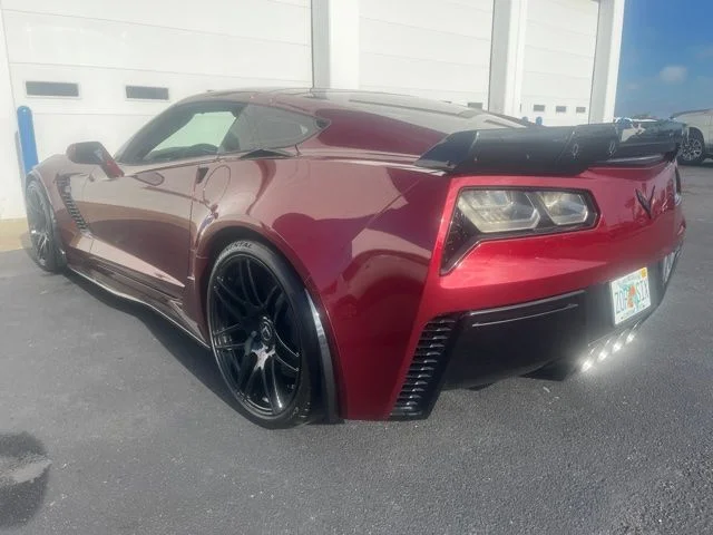 Used 2018 Red Chevrolet Z06 image 6